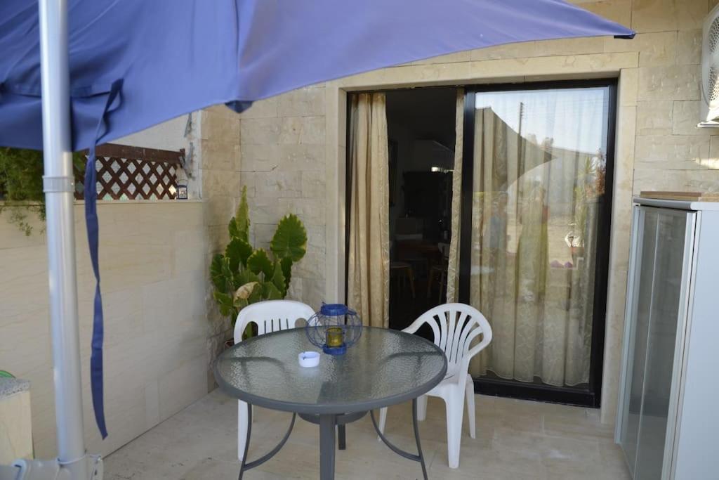 Isabella Court Townhouse Near Venus Beach And Lidl Paphos Bagian luar foto