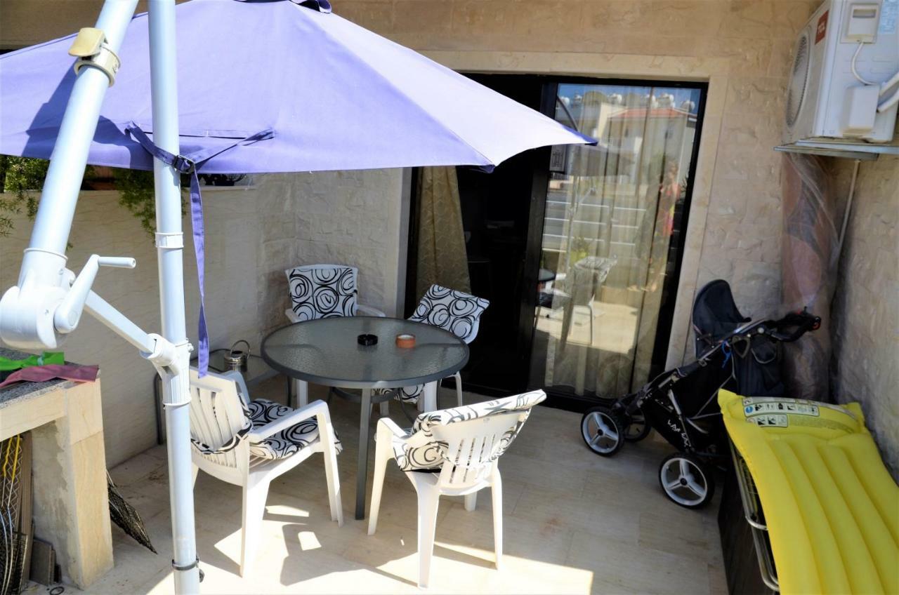 Isabella Court Townhouse Near Venus Beach And Lidl Paphos Bagian luar foto